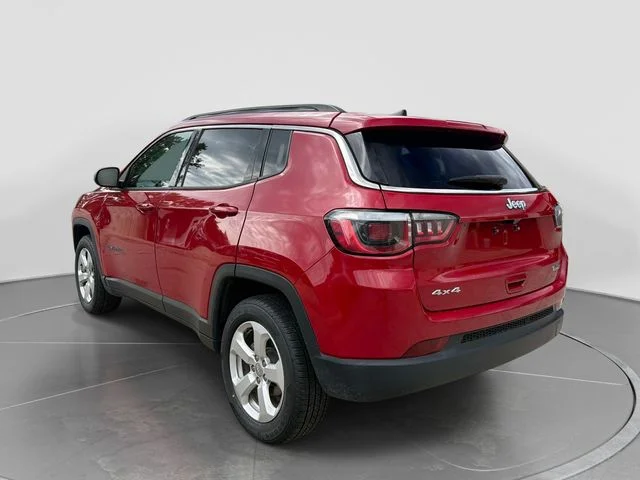 Used 2019 Red Jeep Latitude image 34