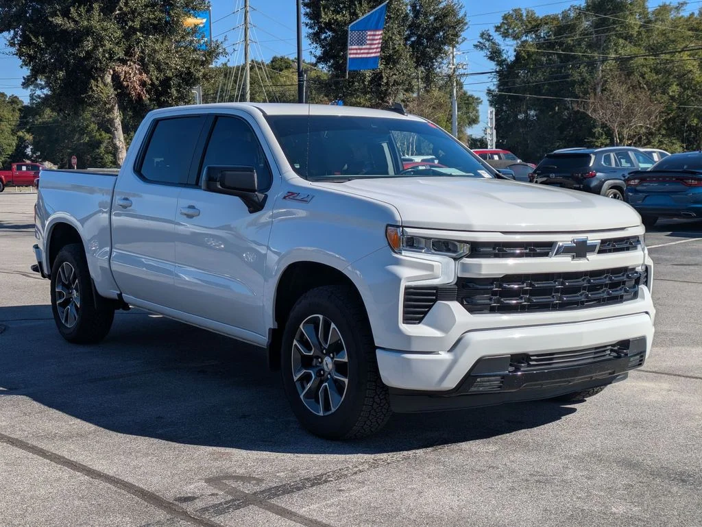 Used 2024 White Chevrolet RST image 7