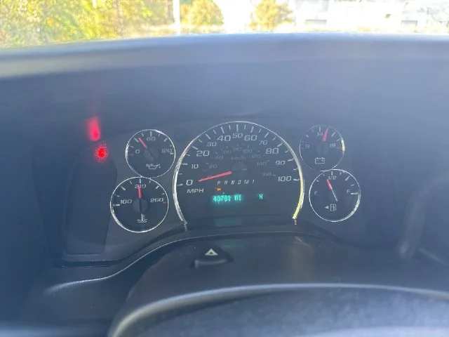 Used 2025 White Chevrolet LT image 18