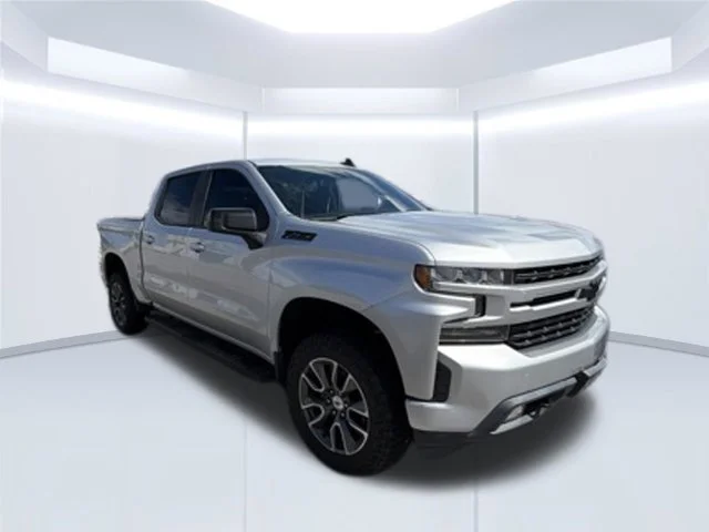 Used 2019 Silver Chevrolet RST image 3