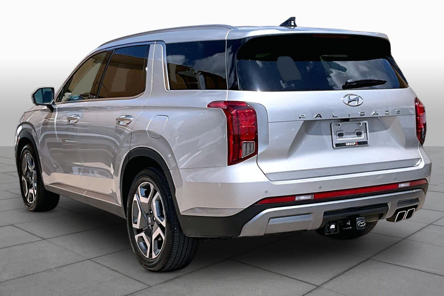 Used 2025 Typhoon Silver Hyundai SEL Premium 7P image 11