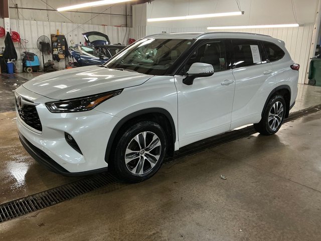 2022 Toyota Highlander 2022 Toyota Highlander XLE 4D Sport Utility