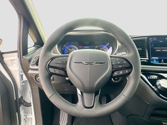 2026 Chrysler Pacifica Select - Photo 11