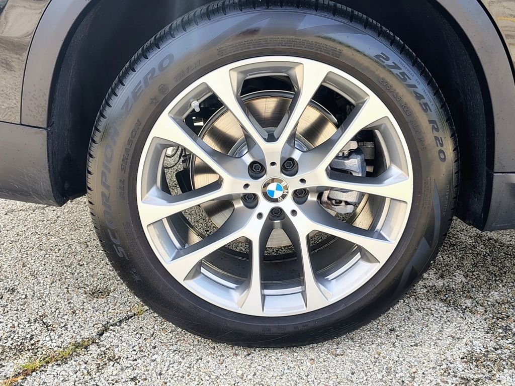 Used 2026 Black BMW xDrive40i image 15