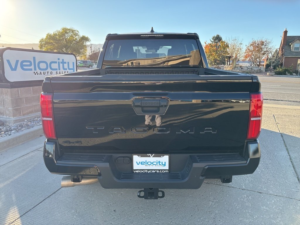 2024 Toyota Tacoma TRD Off-Road photo 4