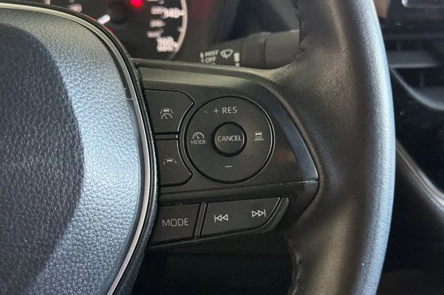 Used 2024 Ice Cap Toyota SE image 31