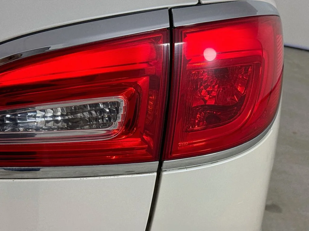 Used 2013 White Diamond Clearcoat Buick Premium Group image 34