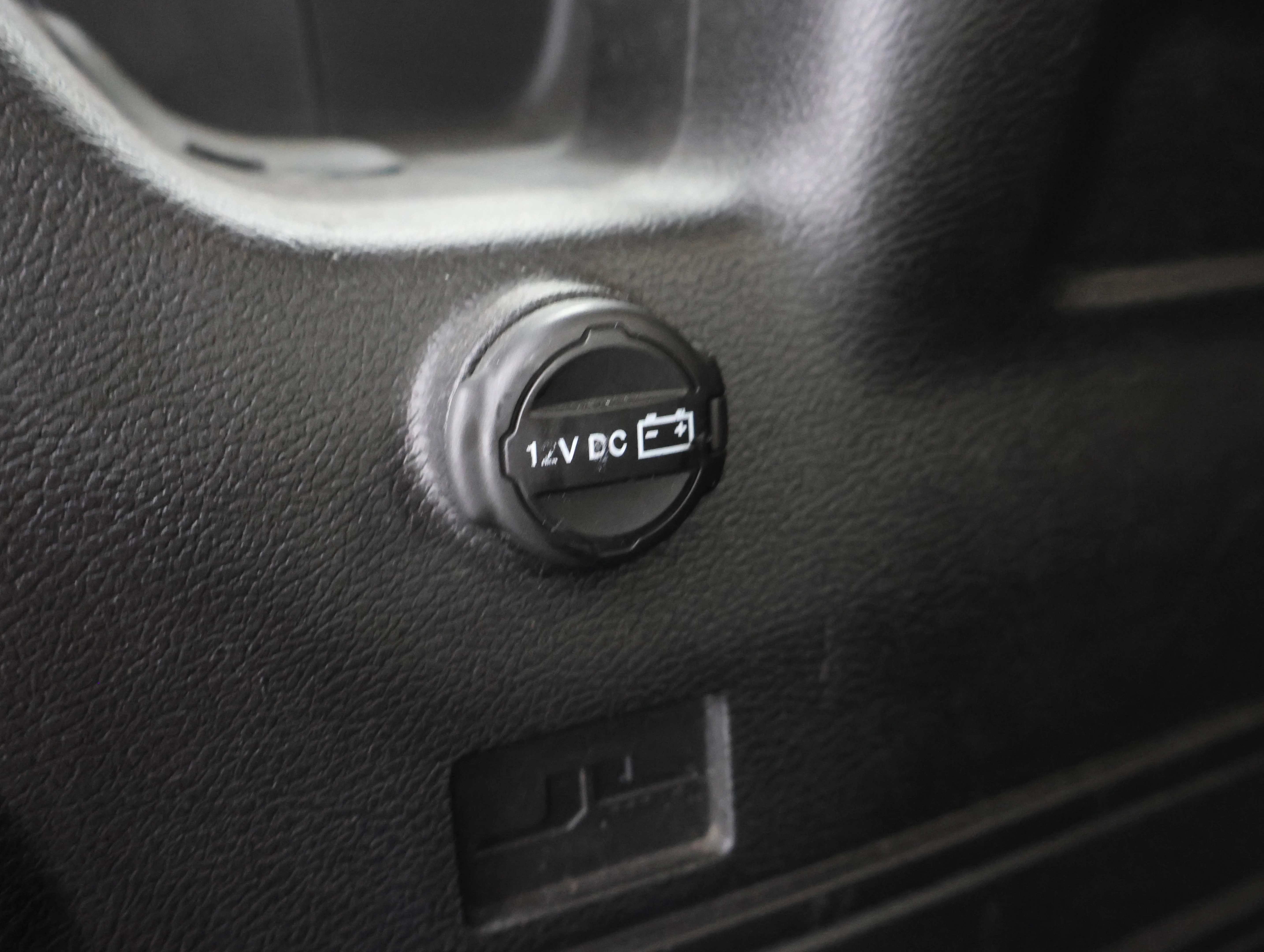 Used 2019 Bright White Clearcoat Jeep Unlimited Sahara image 27
