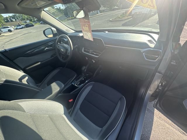 Used 2025 Sterling Gray Metallic Chevrolet LT image 28