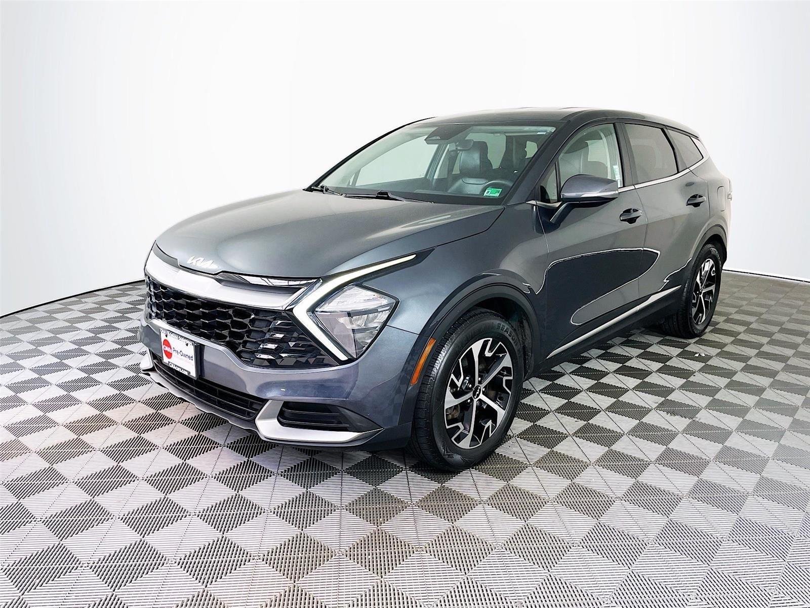 Used 2023 Gravity Gray Kia EX image 3