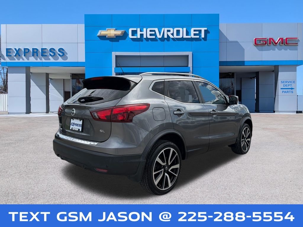 Used 2019 Gray Nissan SL image 3