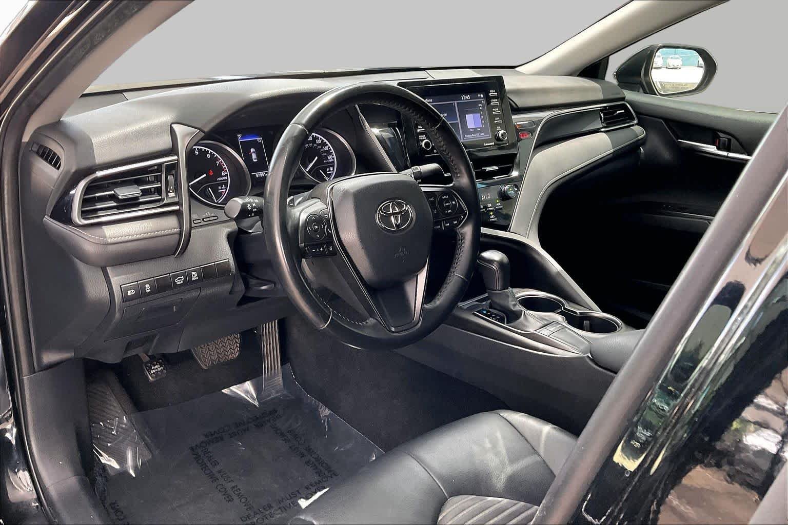 Used 2023 Midnight Black Metallic Toyota SE image 18