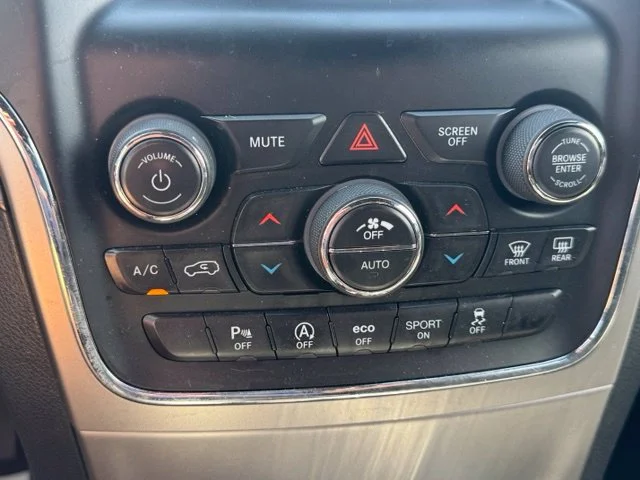 Used 2018 White Jeep Laredo E image 35