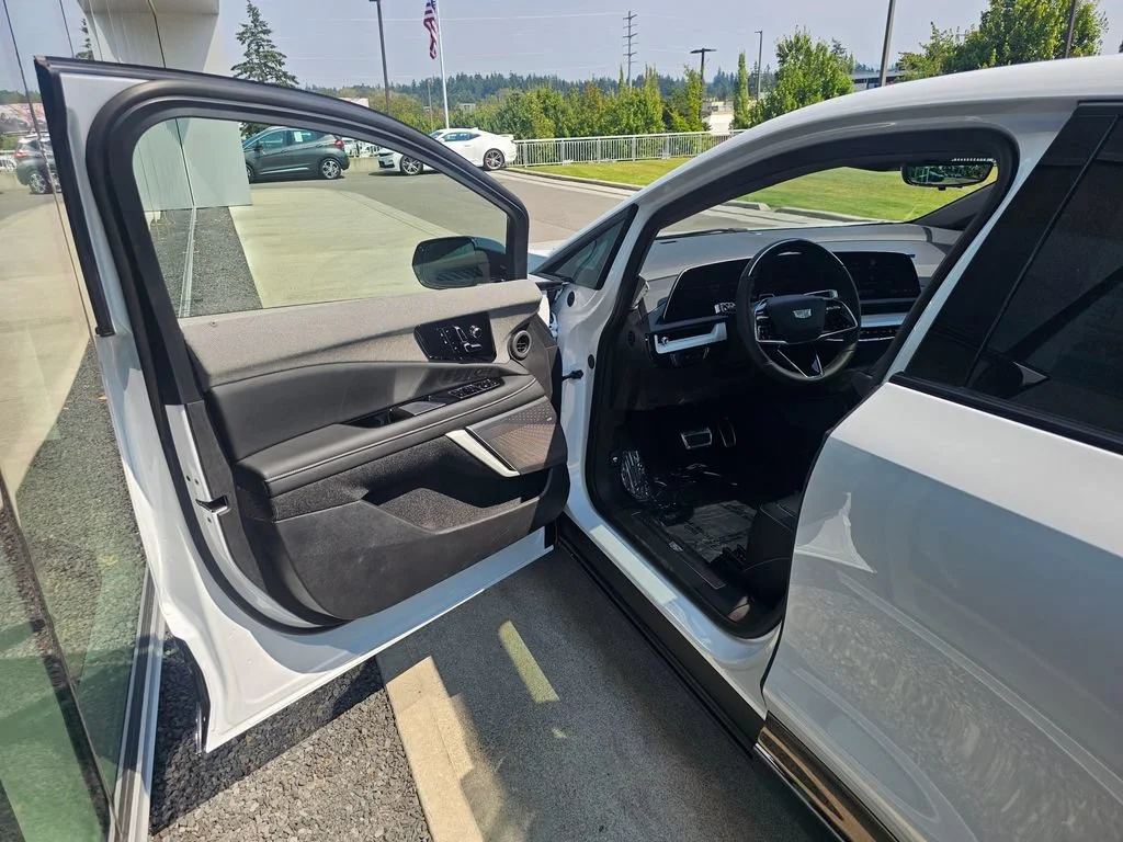 New 2026 Vibrant White Tricoat Cadillac Sport image 18