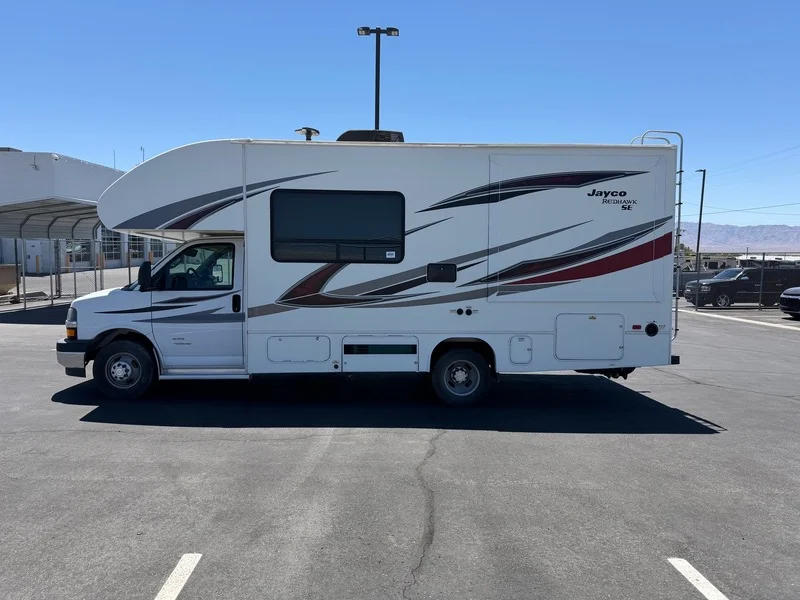 Used 2018 SUMMIT WHITE Chevrolet VAN 159" image 6
