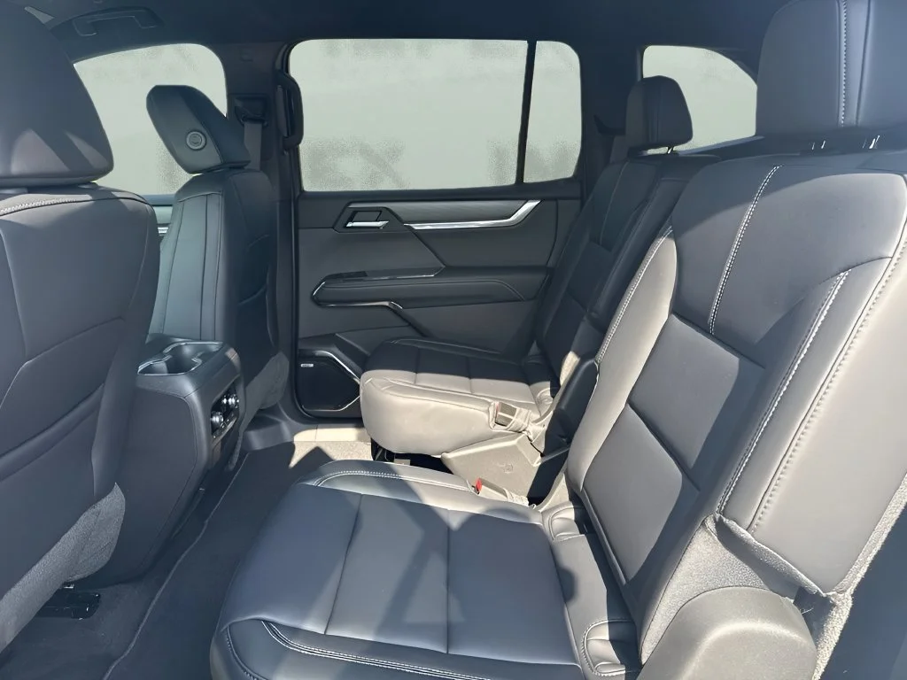 New 2027 Summit White GMC Elevation image 12