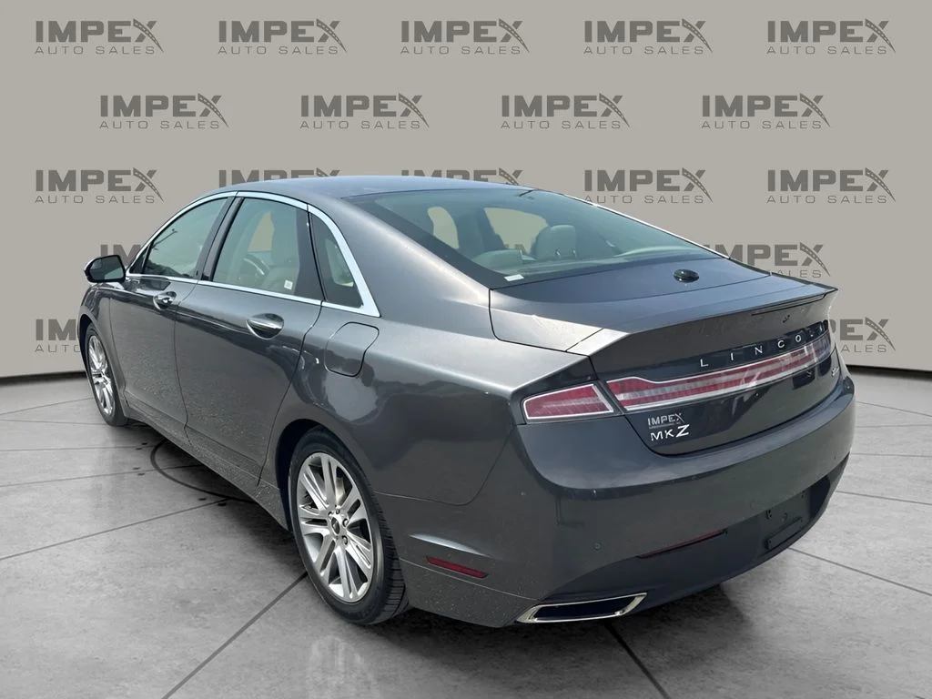 Used 2015  Lincoln Base image 2