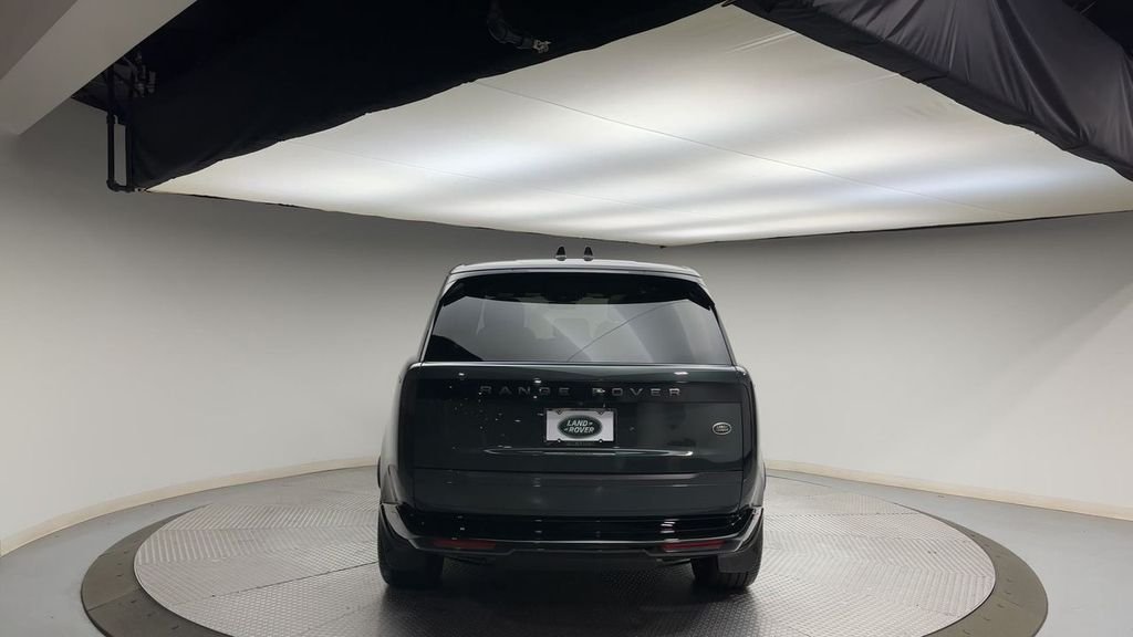 Certified Used 2023 Belgravia Green Metallic Land Rover SE image 7