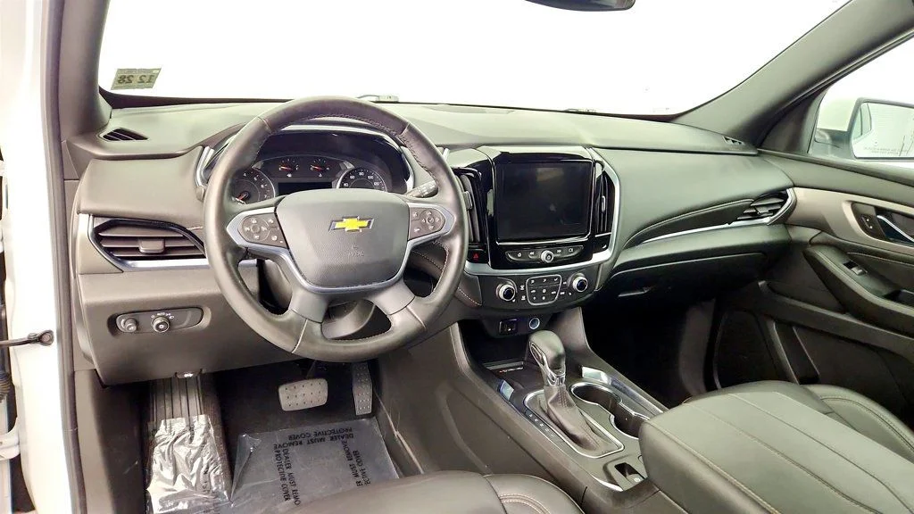Used 2023 Summit White Chevrolet AWD 4dr LT Leather image 11