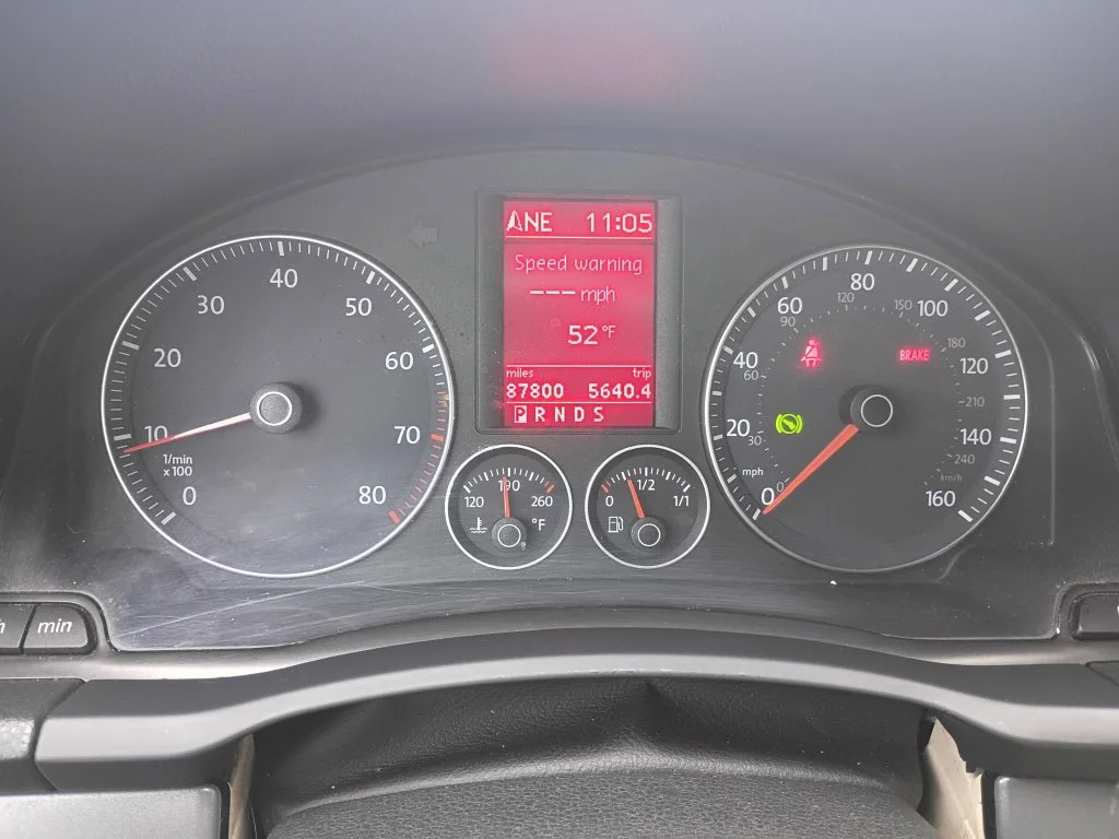 Used 2009 Candy White Volkswagen Komfort Edition image 21