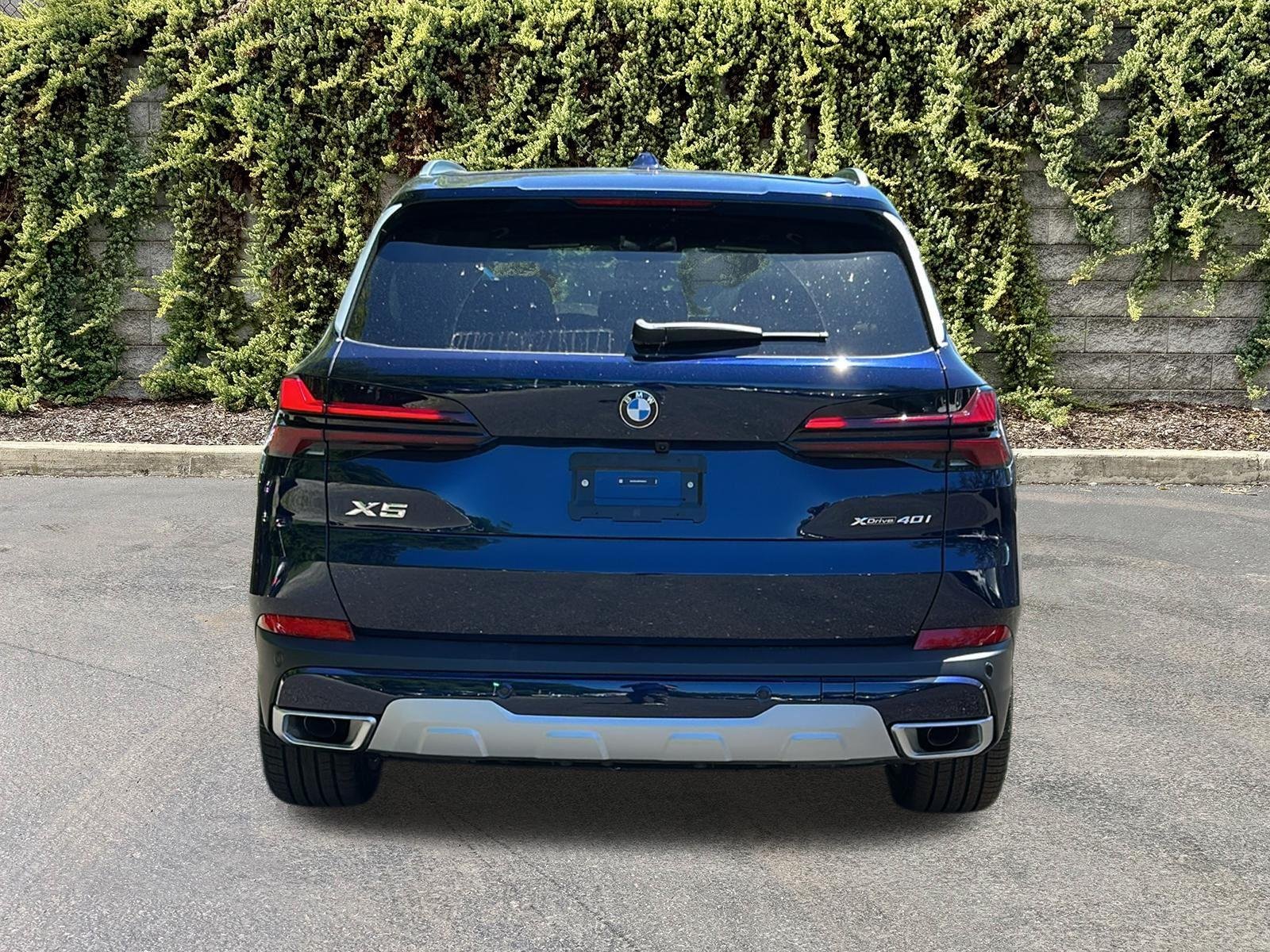 New 2026 Tanzanite Blue II Metallic BMW xDrive40i image 5