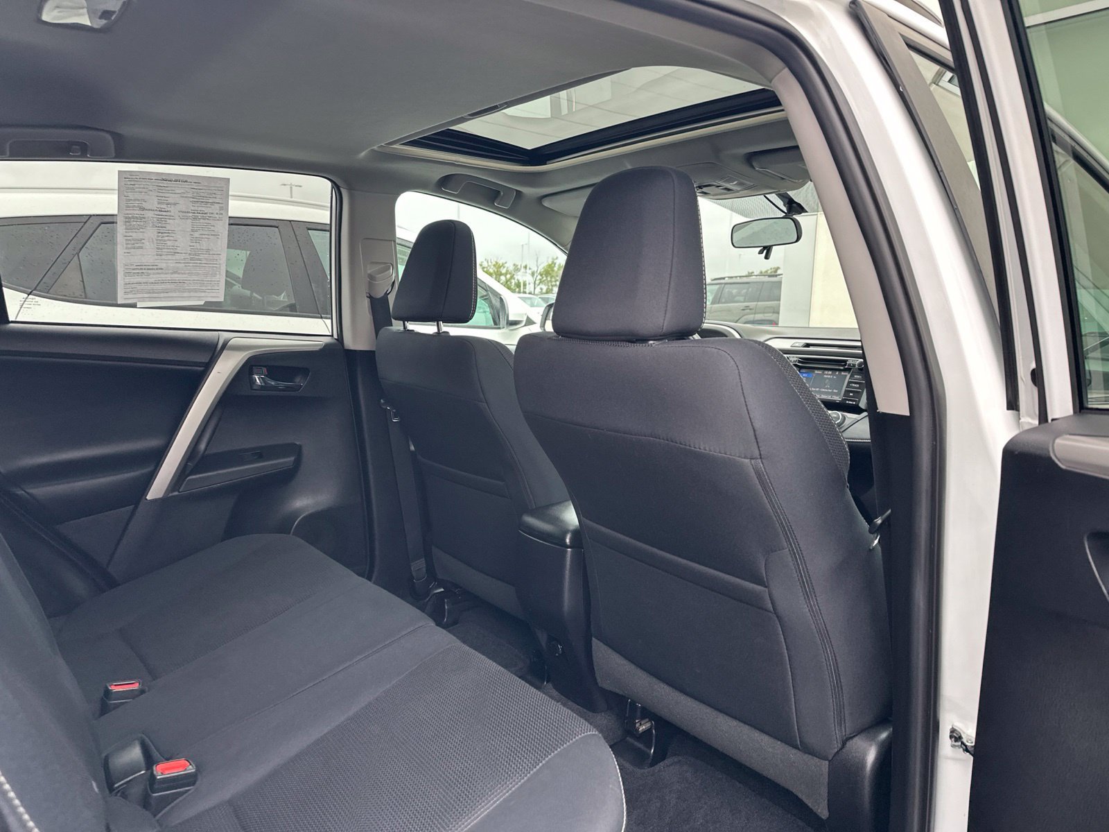 Used 2016 White Toyota XLE image 33