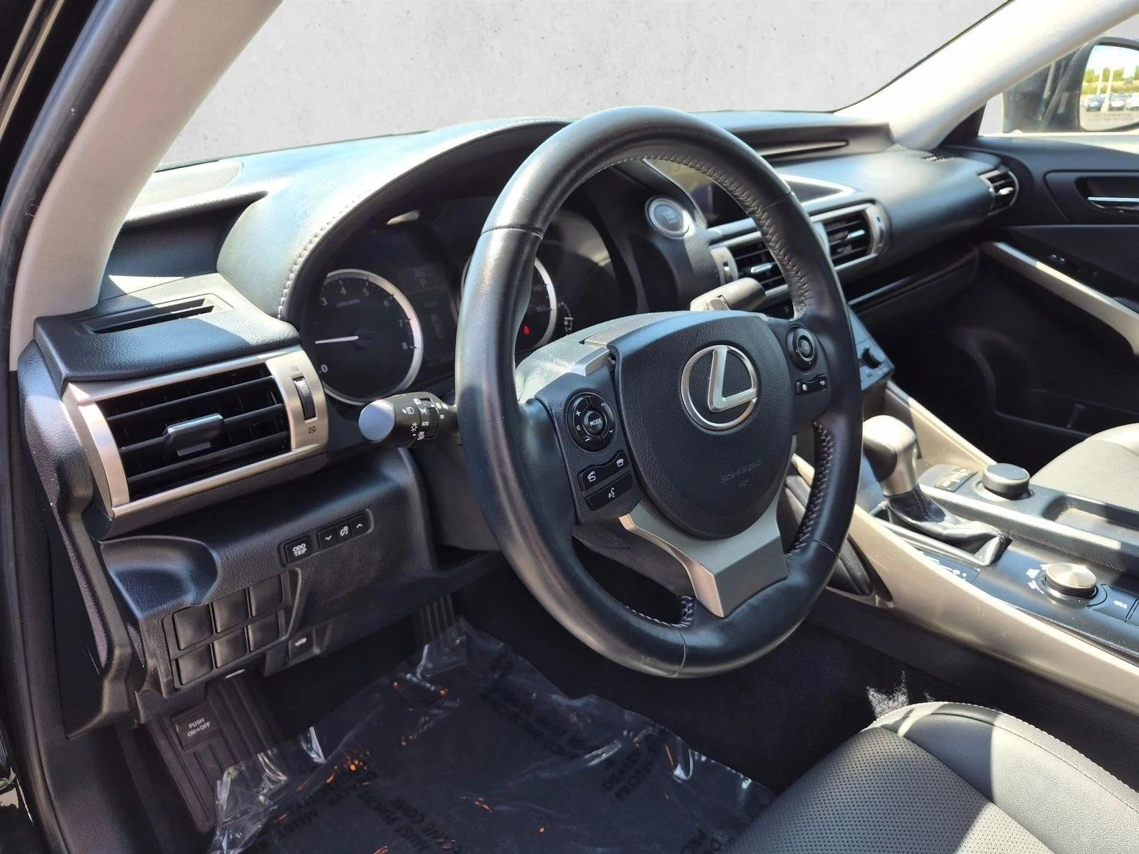 Used 2014 Obsidian Lexus  image 10
