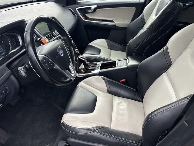 Used 2015 Blue Volvo T6 image 17