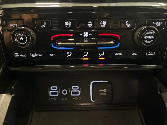 Used 2024 White Jeep Limited 4x4 image 20