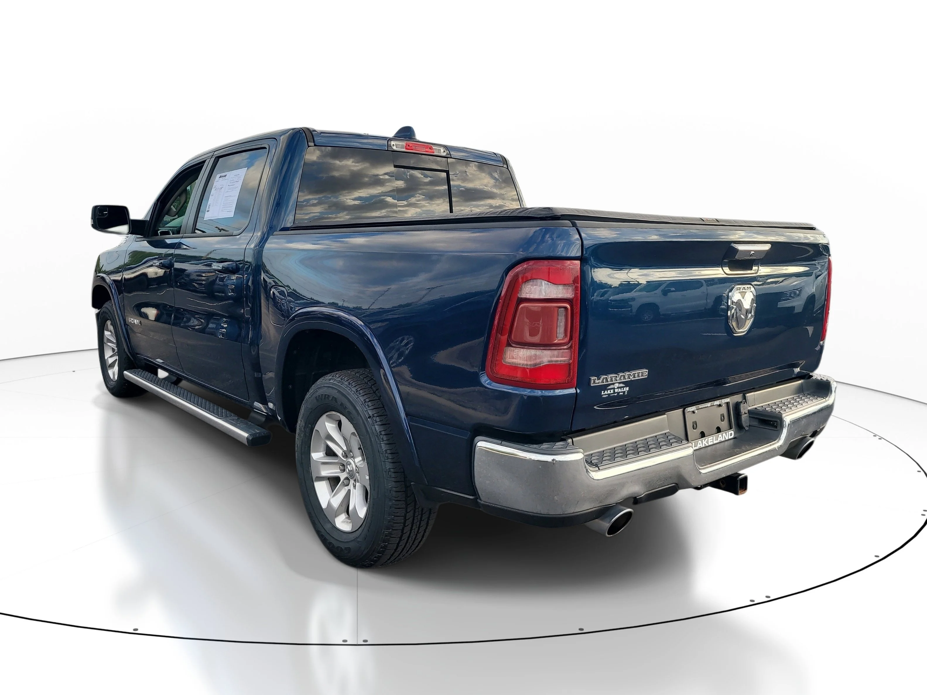 Used 2022 Patriot Blue Pearlcoat Ram Laramie image 6