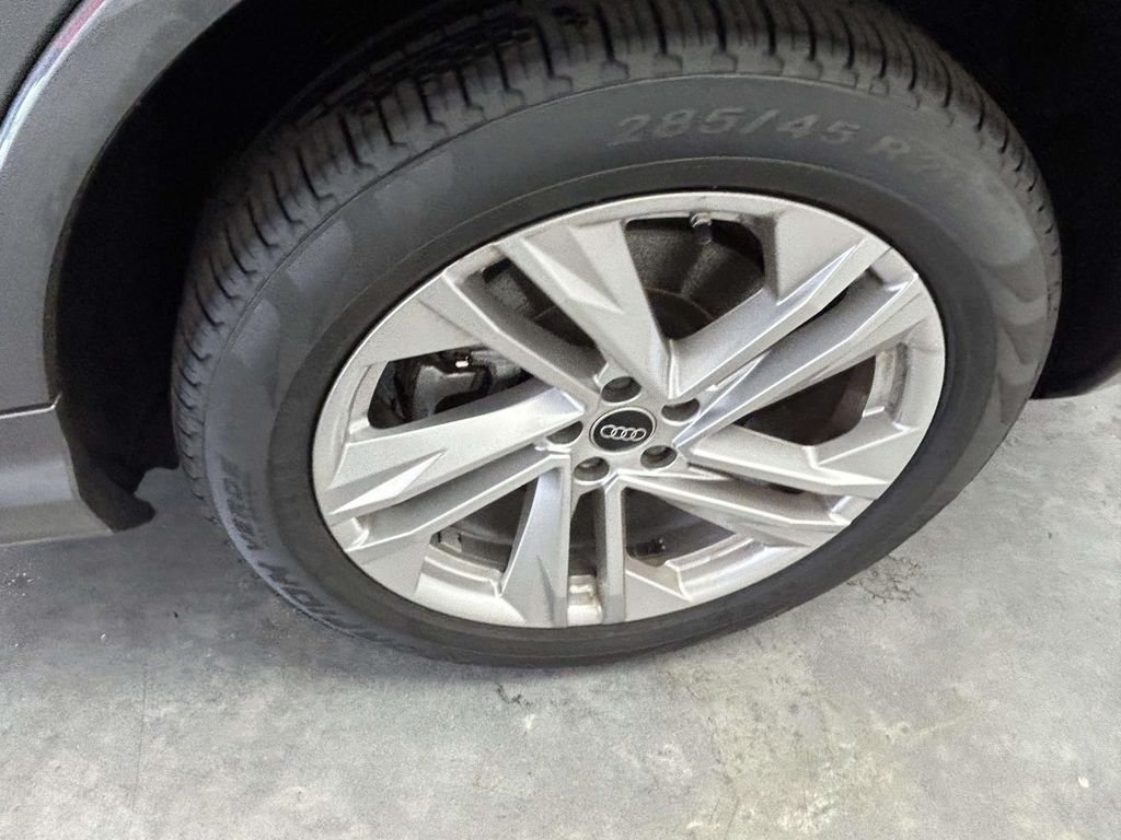 Used 2024  Audi 55 Premium Plus image 9