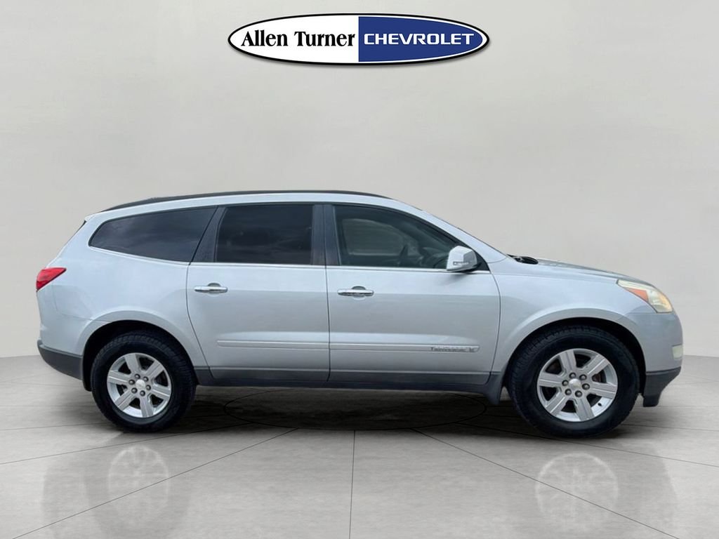 Used 2009 Silver Chevrolet LT image 3