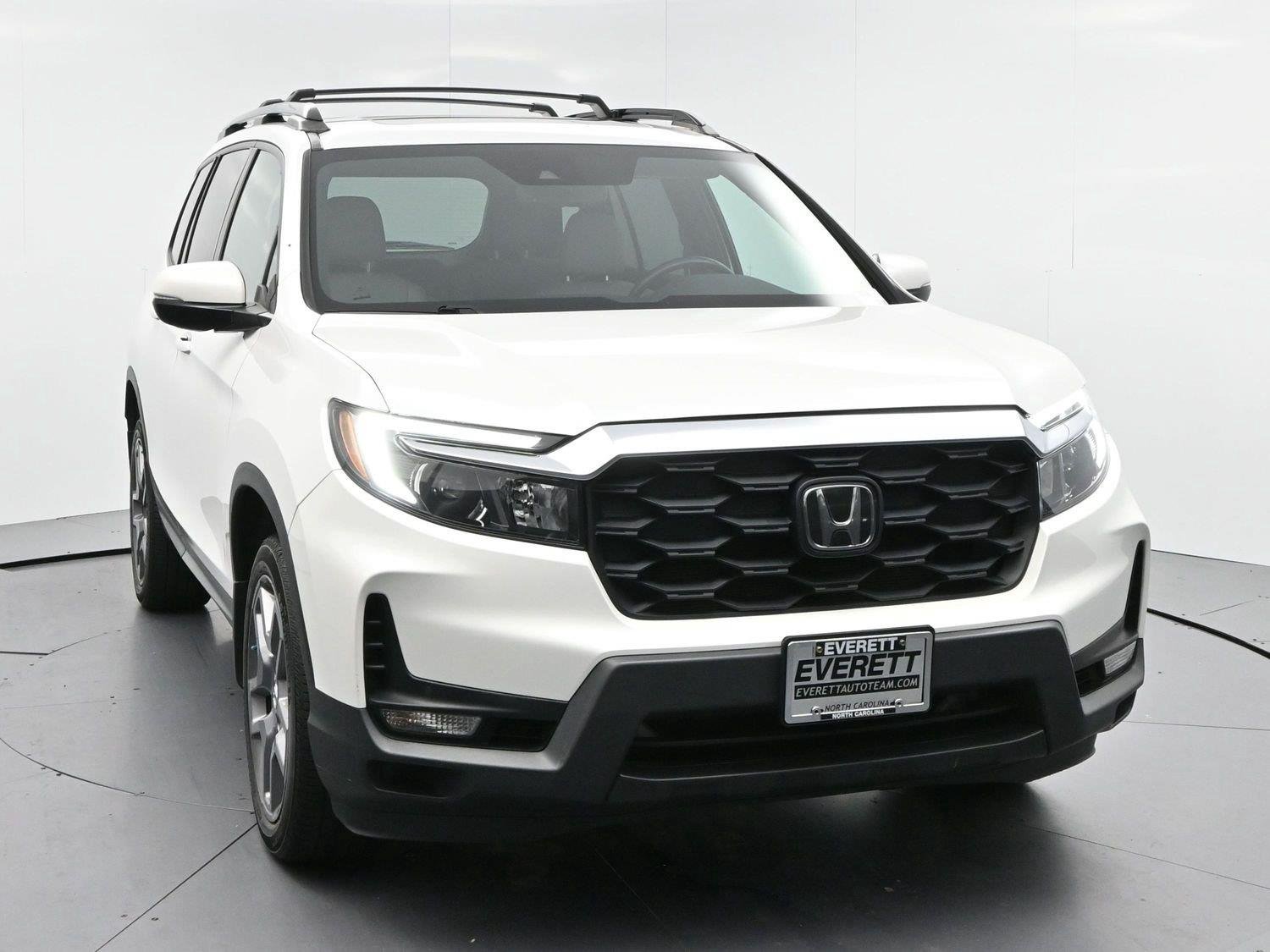 Used 2023 Platinum White Pearl Honda EX-L image 2