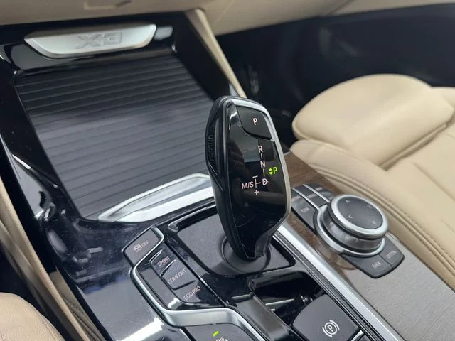 Used 2020 Jet Black BMW xDrive30i image 28