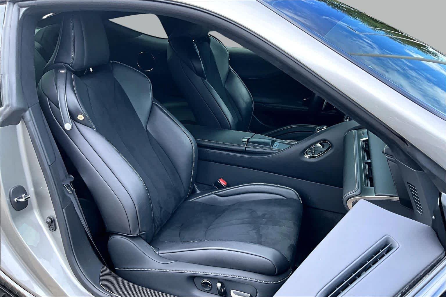 Used 2019 Atomic Silver Lexus  image 9