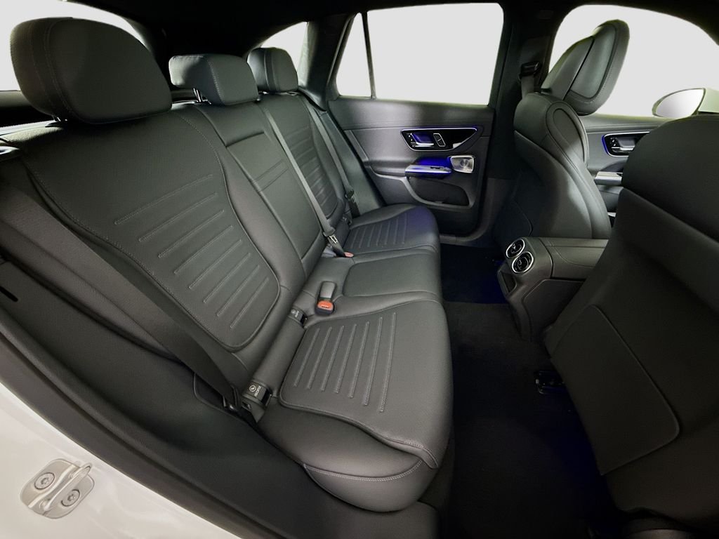 New 2026 Polar White Mercedes-Benz GLC 300 image 28