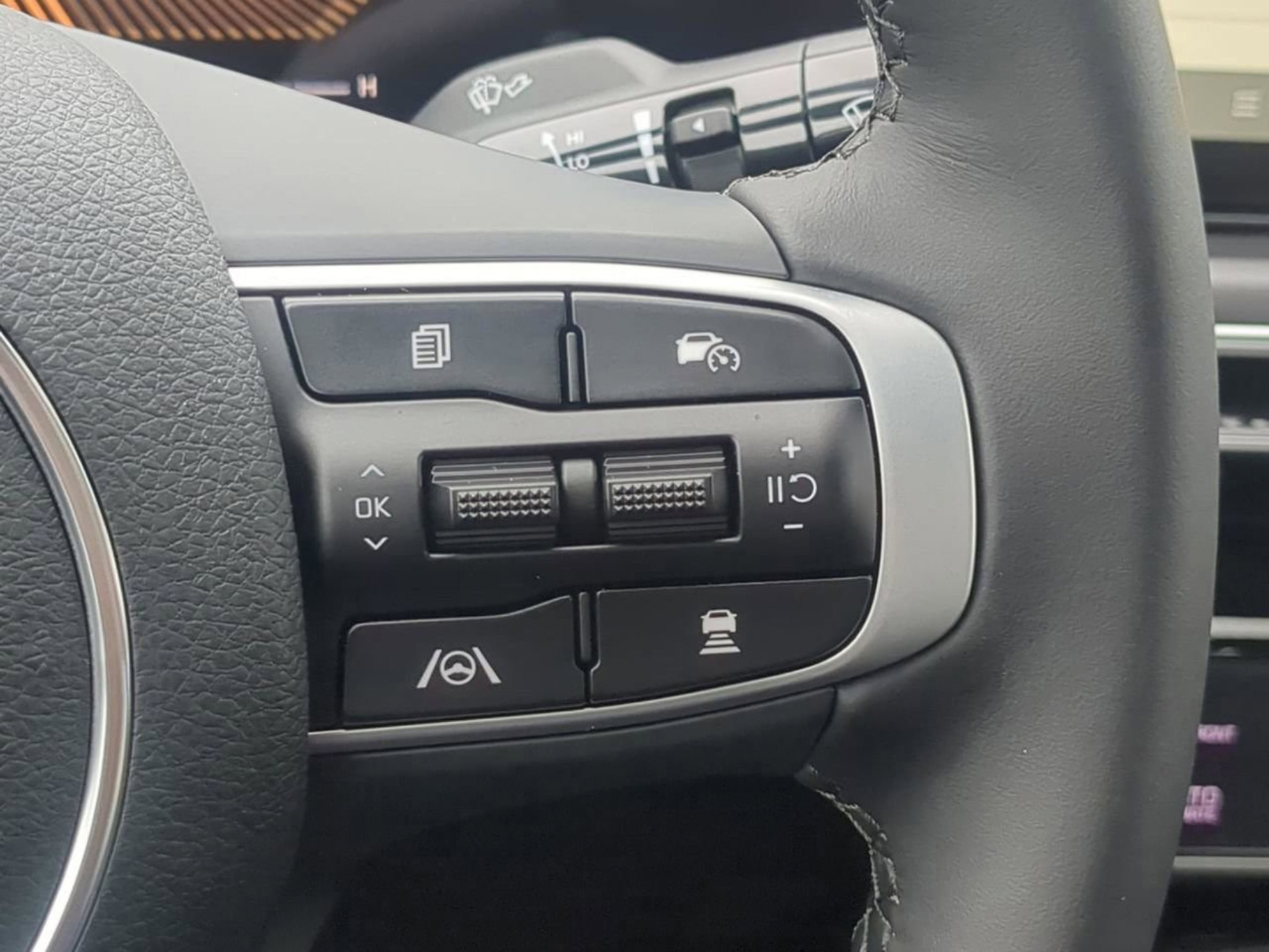 New 2026 Snow White Pearl Kia GT-Line image 31
