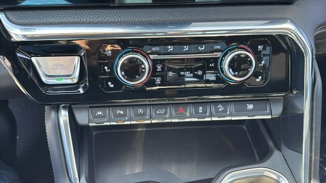 Used 2024 Silver GMC Denali image 31