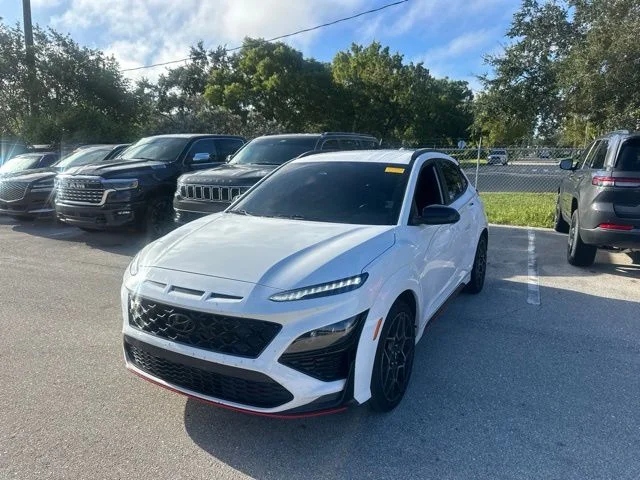 Used 2023 White Hyundai Base image 1