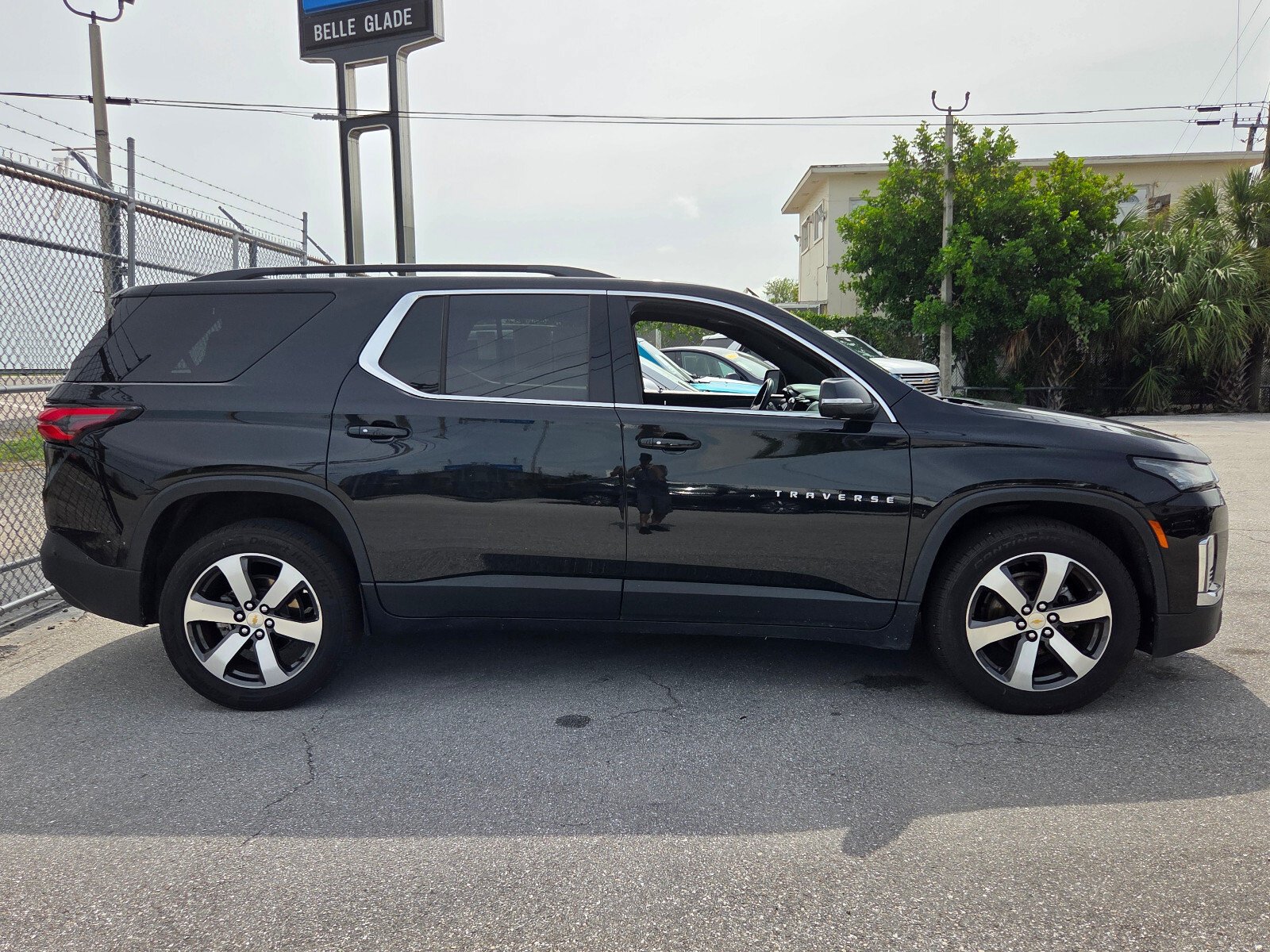 Used 2023 Mosaic Black Metallic Chevrolet LT Leather image 4