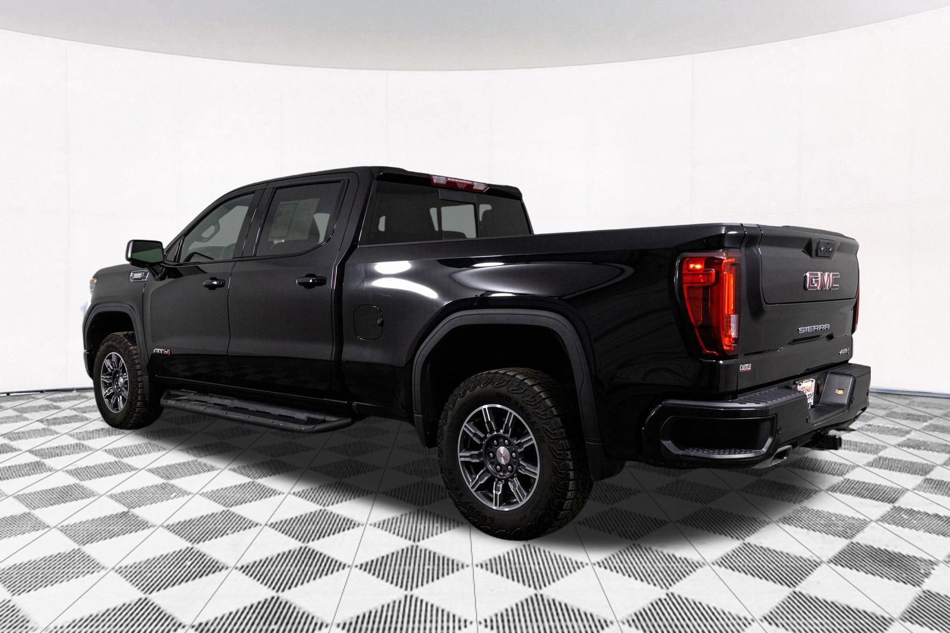 2024 GMC SIERRA - Image 10