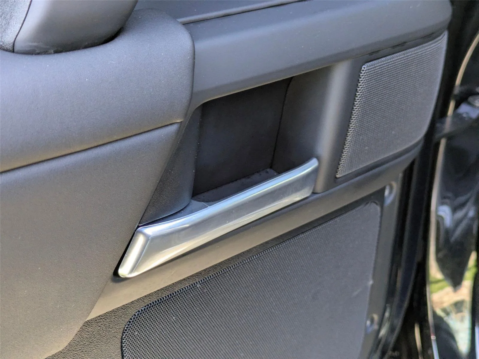 Certified Used 2025 Santorini Black Metallic Land Rover S image 28