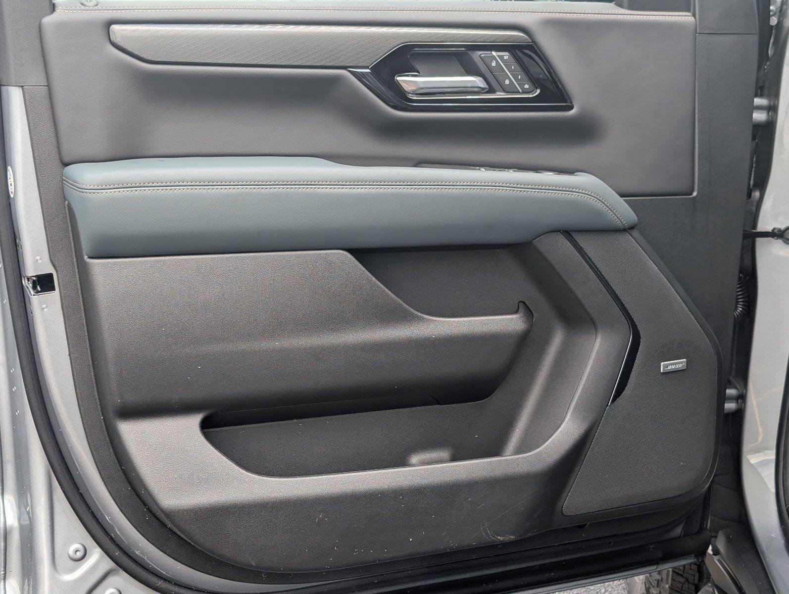 2026 GMC Yukon AT4 - Photo 12