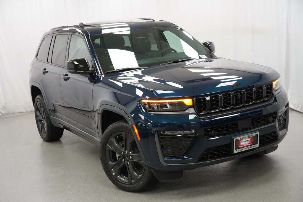 New 2027 Fathom Blue Pearl-Coat Paint Jeep Limited Reserve image 8