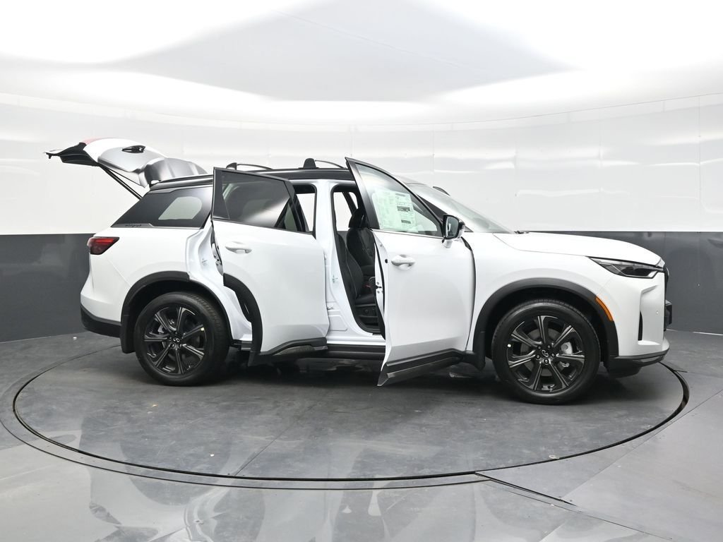 New 2027 2T RAD WHT INFINITI Autograph AWD image 54