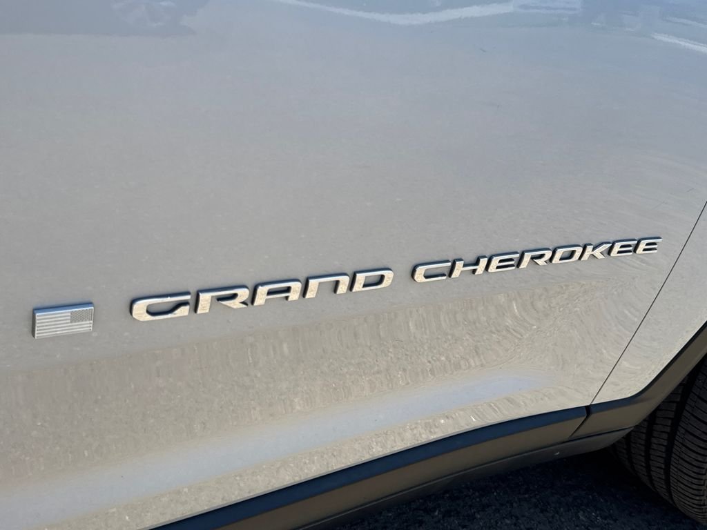Used 2021 Silver Jeep Limited image 8