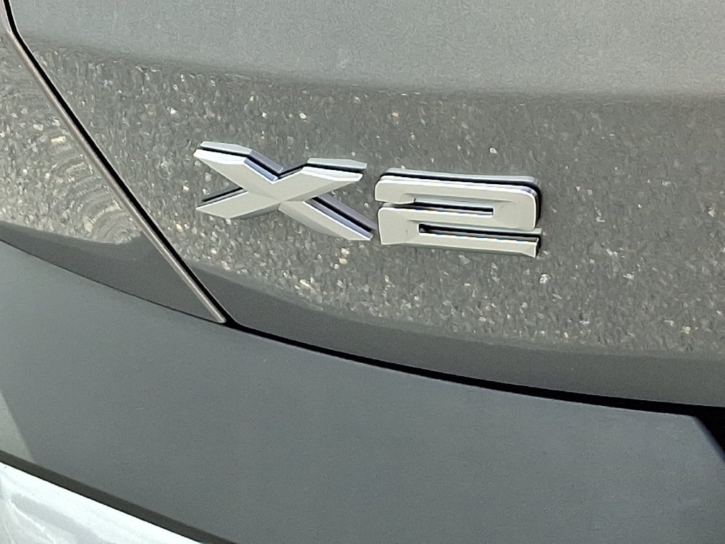 Used 2026 Black Sapphire Metallic BMW xDrive28i image 31