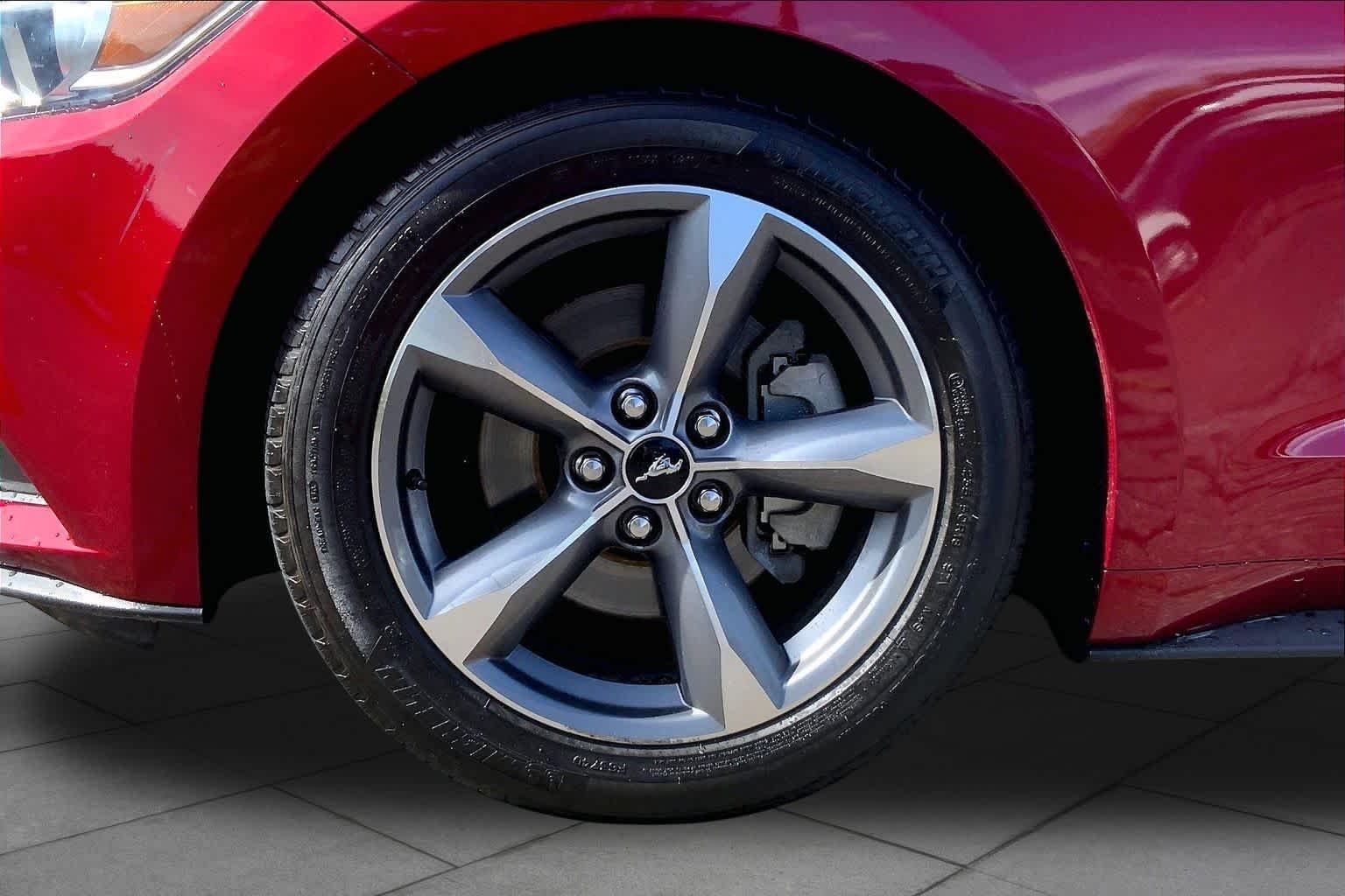 Used 2015 Ruby Red Metallic Tinted Clearcoat Ford V6 image 8
