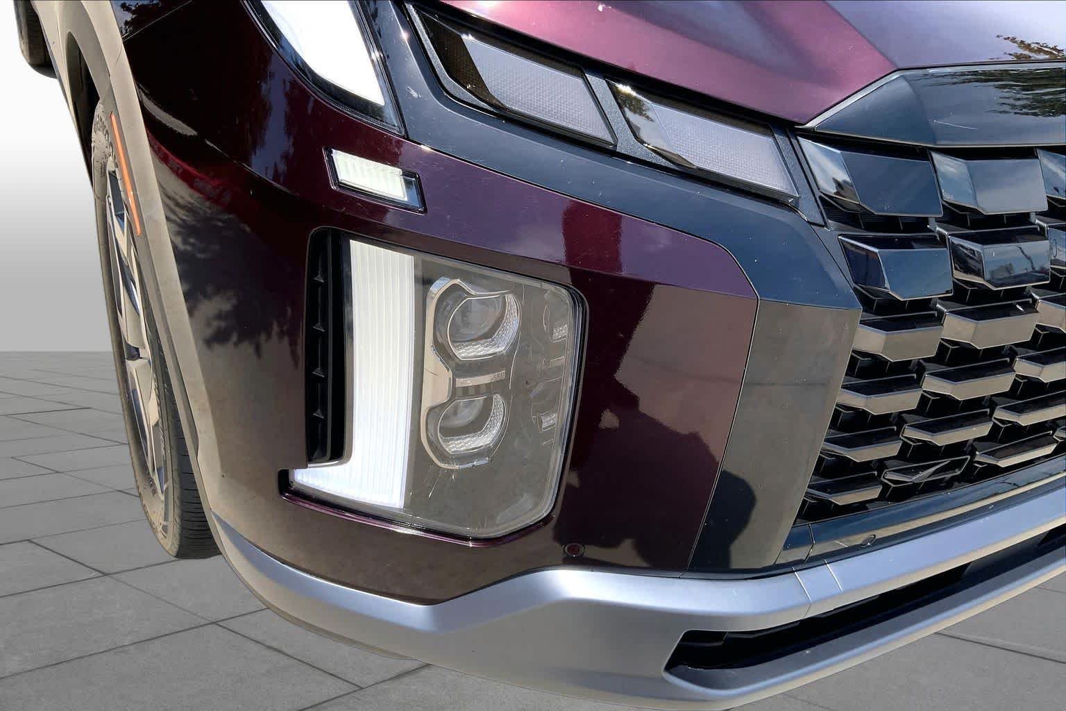 Certified Used 2023 Sierra Burgundy Hyundai Limited image 27