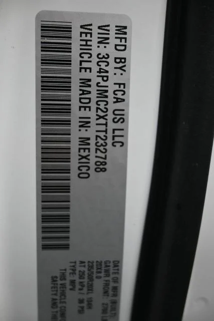New 2026 Bright White Clear-Coat Exterior Paint Jeep Overland image 33